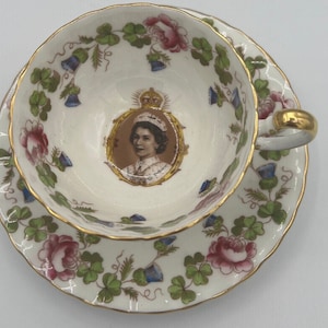 Aynsley Queen Elizabeth ll Cameo Commemorative Teacup and Saucer Bone China | Made in England | Bone China
