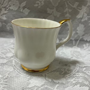 Royal Albert Fine Bone China Mug | Mother’s Day | Gift for Mom | Royal Albert Val D’or Mug Coffee Classic White with Gold Trim Cup