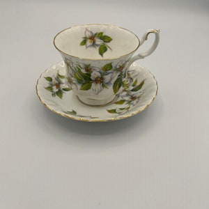 Royal Albert White Trillium Teacup and Saucer | White Trilliums green leaves farmhouse | Fine Bone China made in England