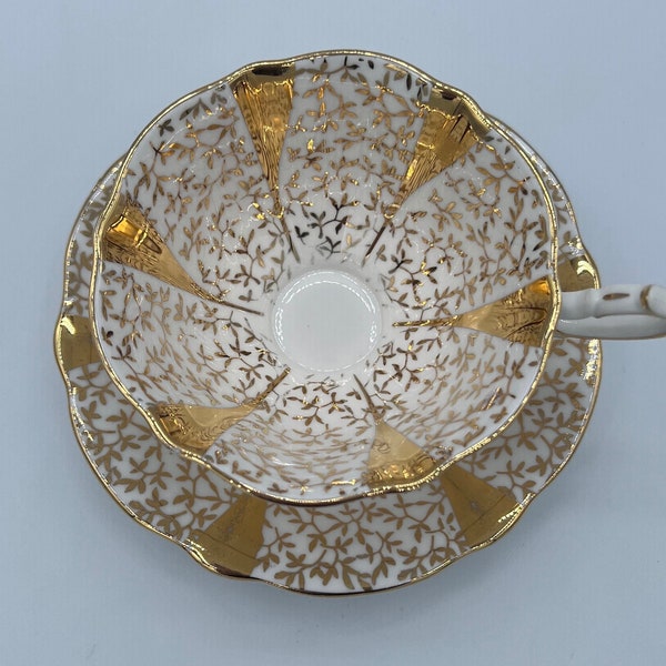 Tasse à Thé et Soucoupe Queen Anne Blanc et Or| Tasse à thé et soucoupe en porcelaine fine, Angleterre | Tasse à thé en or | Tasse à thé et soucoupe en dentelle à panneaux dorés