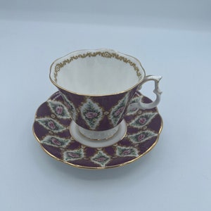 Royal Albert Royal Series Windsor Maroon Teacup and Saucer | Gainsborough Bone China Teacup and Saucer | Rose Teacup | Floral Design Teacup