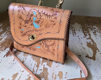 Bolso vintage de piel repujada estilo suroeste con detalles en turquesa