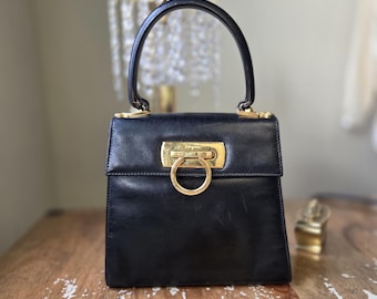 Borsa vintage iconica Salvatore Ferragamo Gancini, autentica borsa da collezione firmata Ferragamo AQ 212193