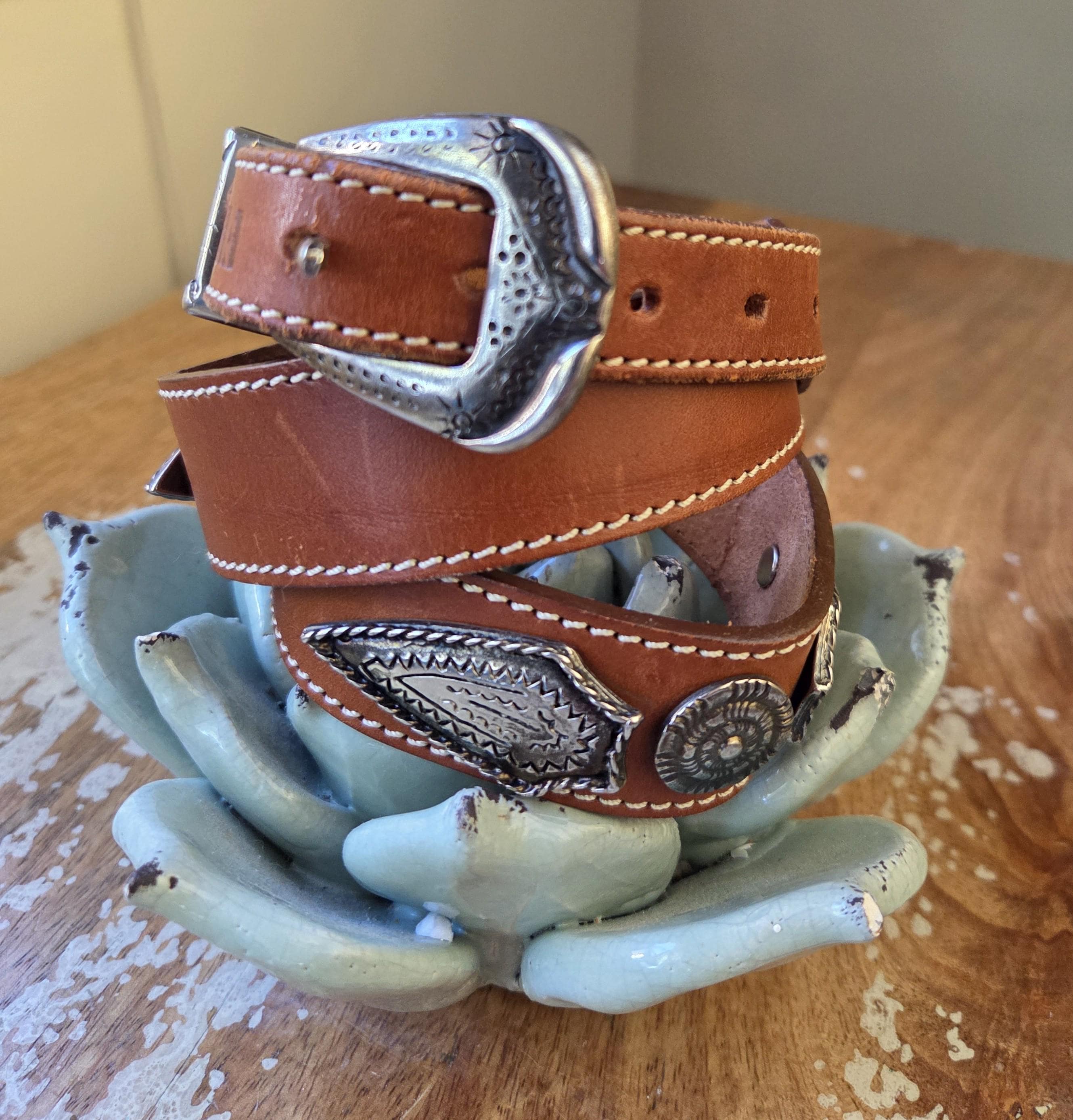 23区 コンチョベルト レザー　ウェスタン　ヴィンテージ　　アンティーク　金属 Sterling vintage concho belt - Etsy 日本