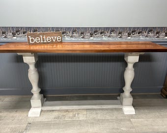 ¡VENDIDO!** - NO lo compre. Sofá/consola estilo rústico blanco con tablero teñido oscuro. Madera maciza.