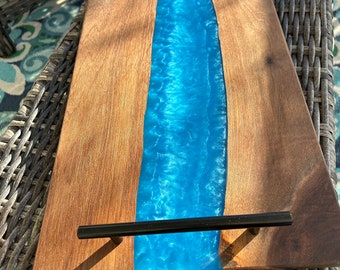 ¡VENDIDO!** - Por favor. NO compre. Tabla de charcutería/bandeja de servicio de nogal negro Ocean Blue River