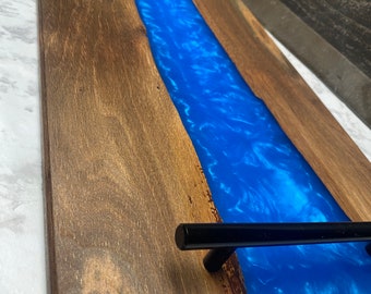 ¡VENDIDO!**- Por favor NO compre. Tabla de charcutería/bandeja de servicio de Black Walnut River