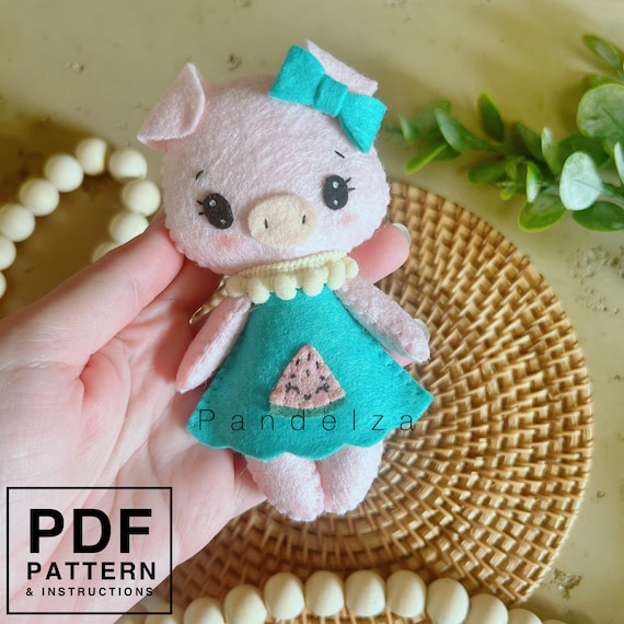 Pig felt doll PDF Pattern. DIY felt toys doll plushie/ baby mobile/ nursery/ ornament. Hand sewing pattern. Farm animal pattern.