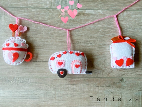 PDF Pattern set of 3 with video: Valentine's felt craft. DIY Valentine's felt trailer camper, heart in the jar, couple cappuccino. Ornaments