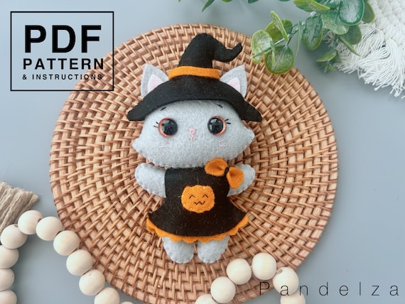 Halloween cat wearing costume felt PDF sewing Pattern and instructions. DIY Halloween felt toy doll/ decoration/ ornament.