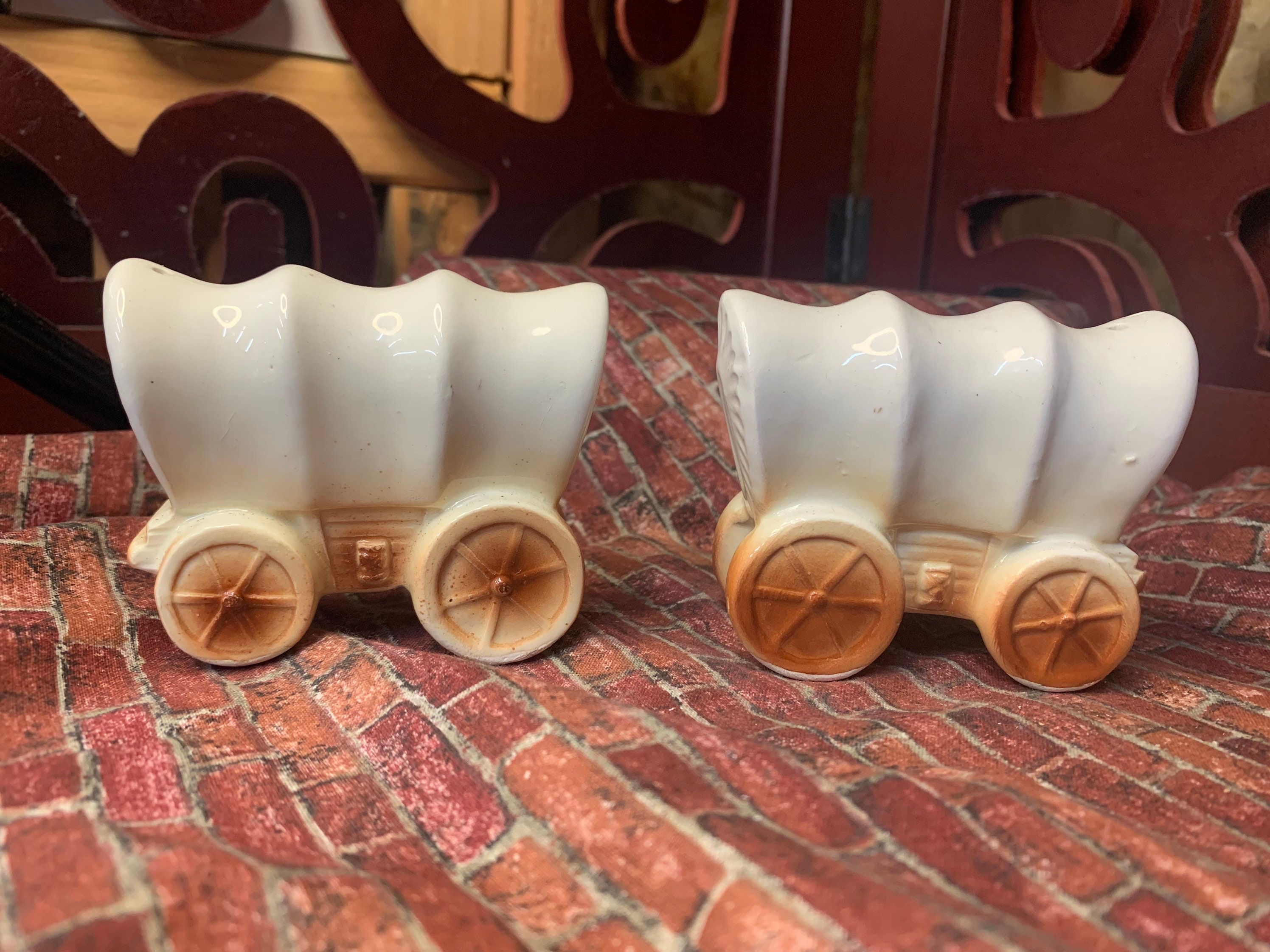 Vintage Yellowstone Park Salt & Pepper Shakers Etsy