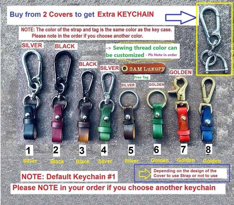Op de afbeelding: Een collectie van acht leren sleutelhangers met metalen clips in zilveren, zwarte en gouden afwerkingen. De sleutelhangers hebben verschillende kleuren riempjes, waaronder zwart, rood, bruin, groen en blauw. Een bruin leren label is inbegrepen.