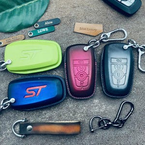 ST For Explorer Expedition Edge ST Escape Fusion Focus 2026 2025 Keychain Key Fob Cover Case Leather Remote Holder Pouch Custom Red Blue
