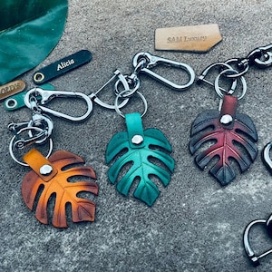 Monstera Blatt Leder Zubehör Haken Schlüsselanhänger Tasche Brieftasche mobile Charm Clip Verschluss einzigartiges Geschenk Netter Schlüsselbund Schlüsselanhänger Kurze Montera Liebhaber