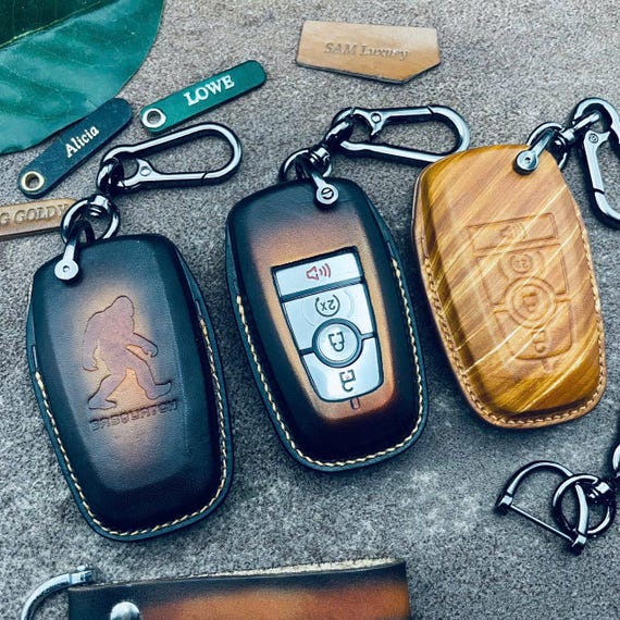 Keychain ID Holder Wallet - Bigfoot Sasquatch - Leather Keychain ID Holder Wallet - Bigfoot Sasquatch - Leather