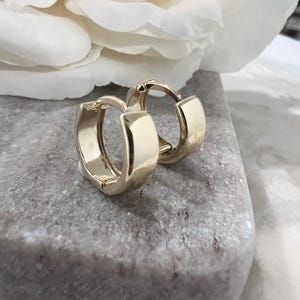 10K Solid Gold Huggie Hoop Earrings: Minimalist Beaded Design