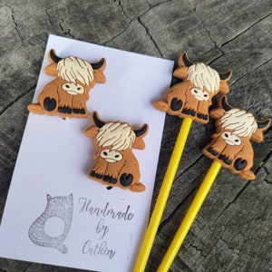 Knitting needle stoppers/ knitting needle keepers: Highland cattle set of 2 needles stoppers, highland cow silicone end knitting needle caps