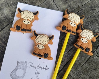Knitting needle stoppers/ knitting needle keepers: Highland cattle set of 2 needles stoppers, highland cow silicone end knitting needle caps