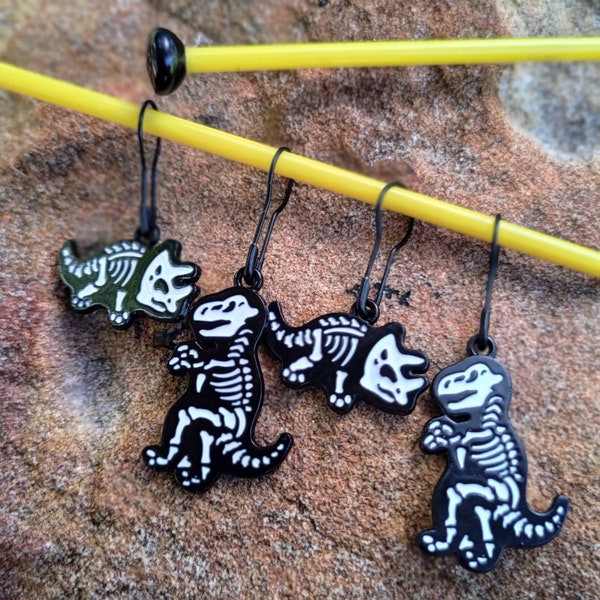 Stitch markers set of 4: dinosaur skeleton, Dino bones, T-Rex and Triceratops enamel black pin markers knitting & crochet markers, Dino love