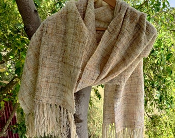 Sciarpa o scialle in lana merino intrecciata a mano: filato tinto a mano, filato Bouclé fantasia, sciarpa strutturata tessuta a mano, tessuto delicato e arioso, caldo ed elegante