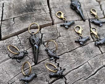 Markery do oczek Ravens: zestaw 5 markerów do szydełkowania i robienia na drutach z krukami i czaszkami kruków, czarne gotyckie markery do oczek Ravens, czaszka ptaka