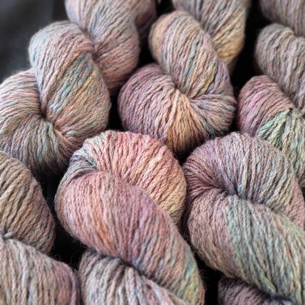 Fil de laine/coton teint à la main : 8ply "Boulder Opal" 100g/200m arc-en-ciel texturé teint à la main laine mérinos australienne coton mélangé, goth pastel