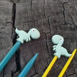 Knitting needle stoppers/ knitting needle keepers: Dino set of 2 needles stoppers silicone end toppers green dinosaur knitting needle caps