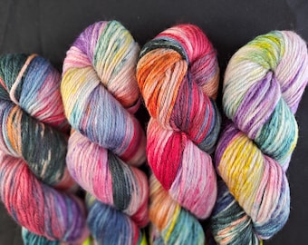 Laine mérinos australienne et bambou teint à la main - 8 fils « Possum Magic » 100 g/195 m arc-en-ciel teint à la main, laine mérinos 50/50 bambou teint à la main