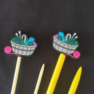 Knitting needle stoppers/ knitting needle keepers: yarn basket set of 2 needles stoppers knitting basket silicone end knitting needle caps
