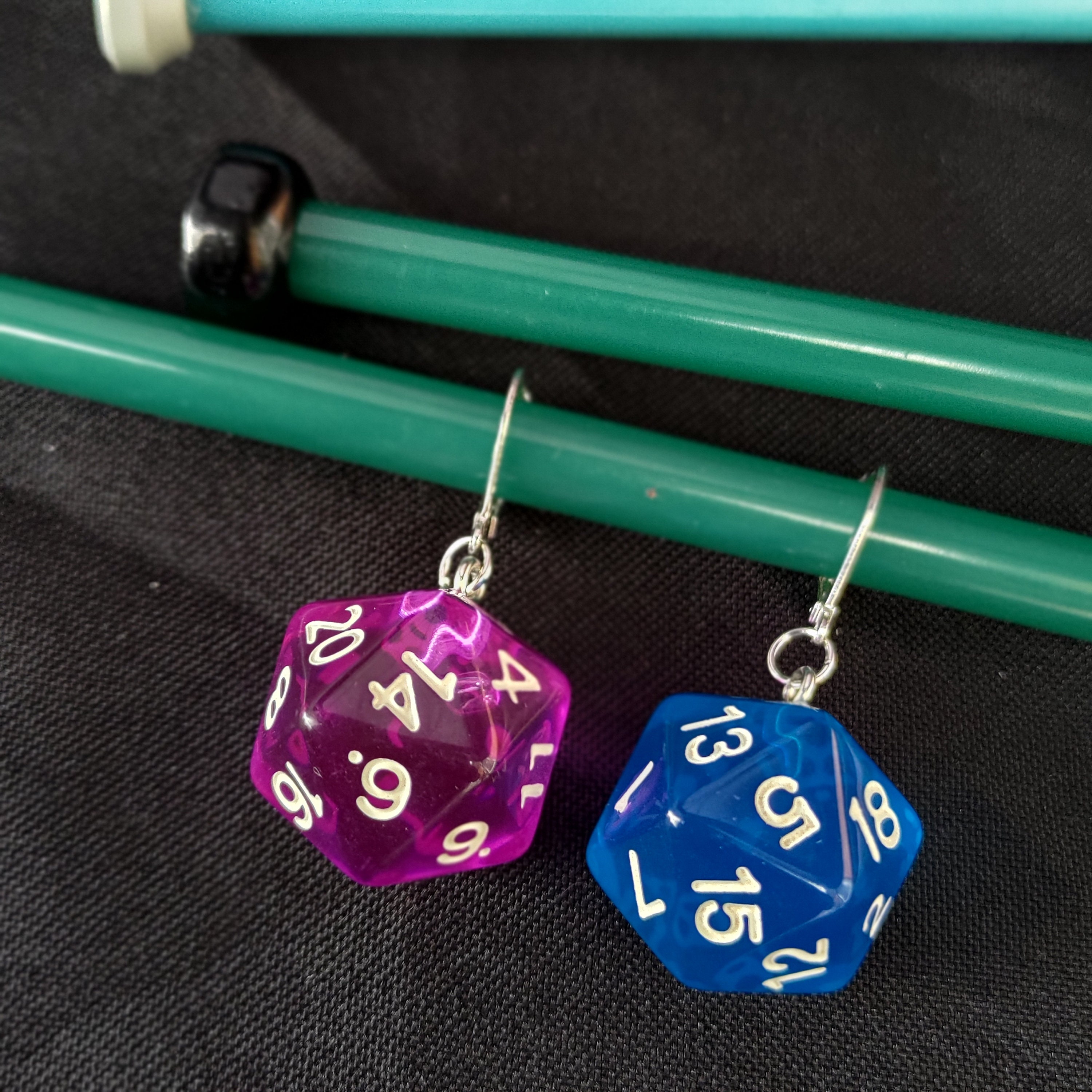 Critical Knit! D20 Dice Stitch Marker Progress Keeper, Knitting