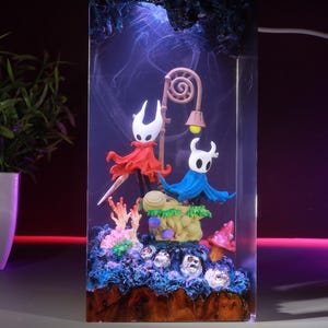 Hollow Knight Resin Lamp – Handmade LED Night Light | Christmas Gift for Gamers | Indie Game Diorama Decor Hollow knight lamp S