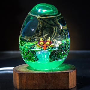 Diorama M.a.jor.a Mask Resin Lamp, Handmade Zel.da Light gift, Legend of Z resin Night light, Custom Night Lamp, epoxy resin lamp, Gift