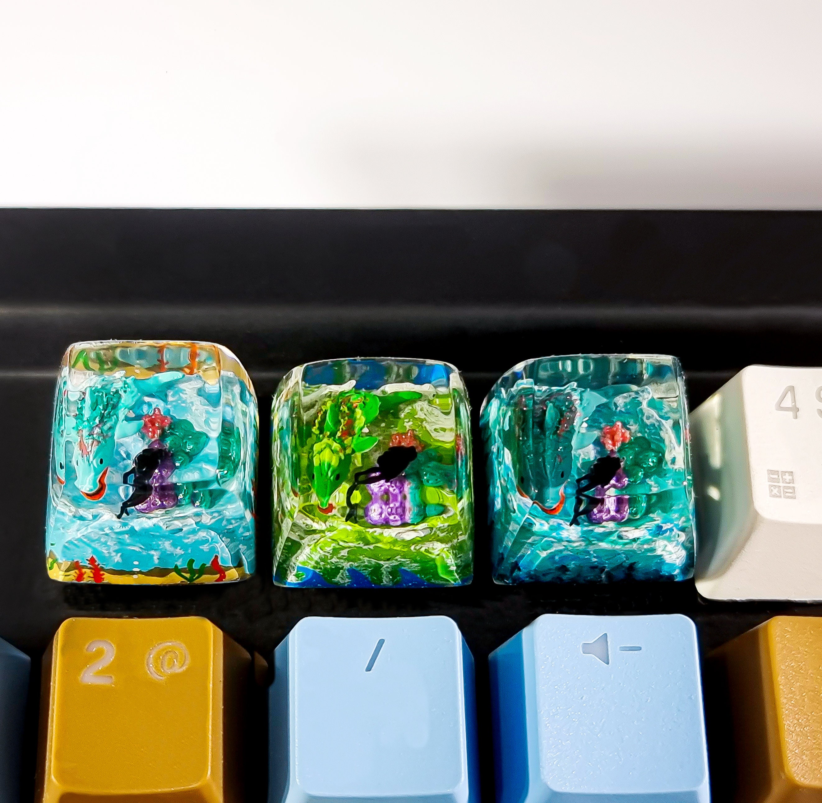 Megalodon Shark and Diver Keycap, Shark Keycap, Custom Keycap, Artisan ...