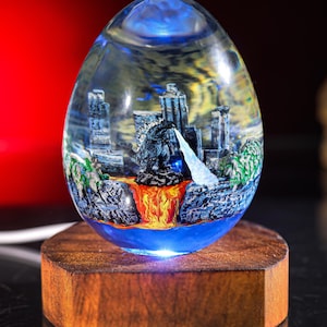 King monster epoxy lamp, Custom anime Night Lamp, epoxy resin lamp, Handmade Resin & Wood Lamp, Custom Night Light, Handcrafted Gift