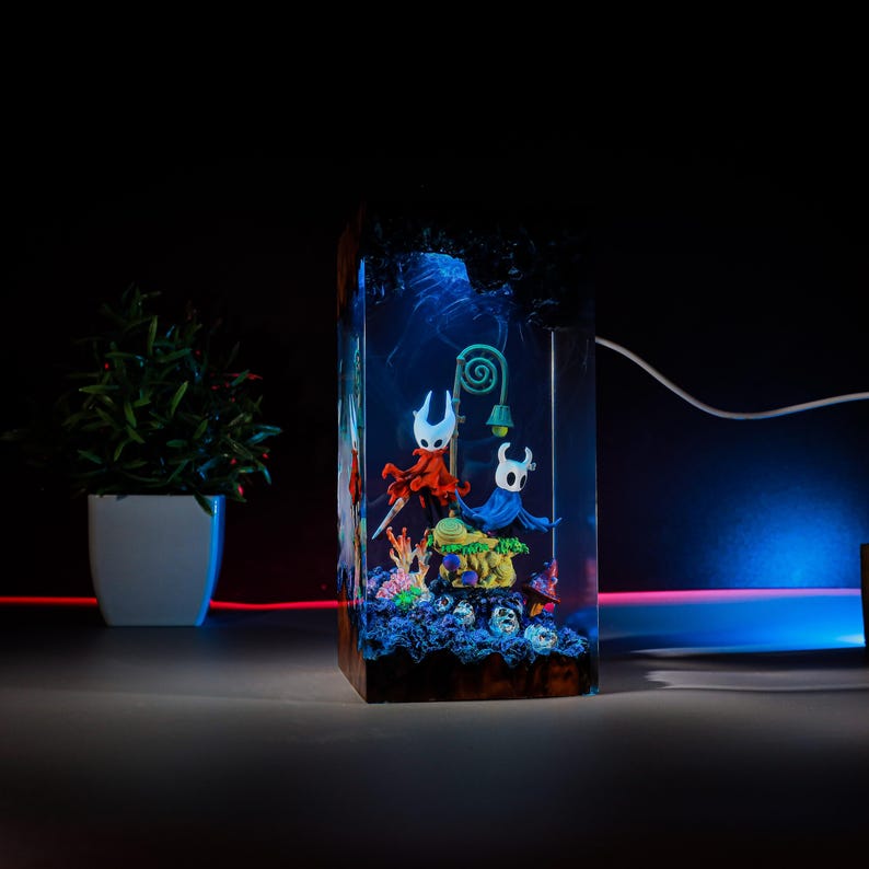 Hollow Knight Resin Lamp – Handmade LED Night Light | Christmas Gift for Gamers | Indie Game Diorama Decor image 9
