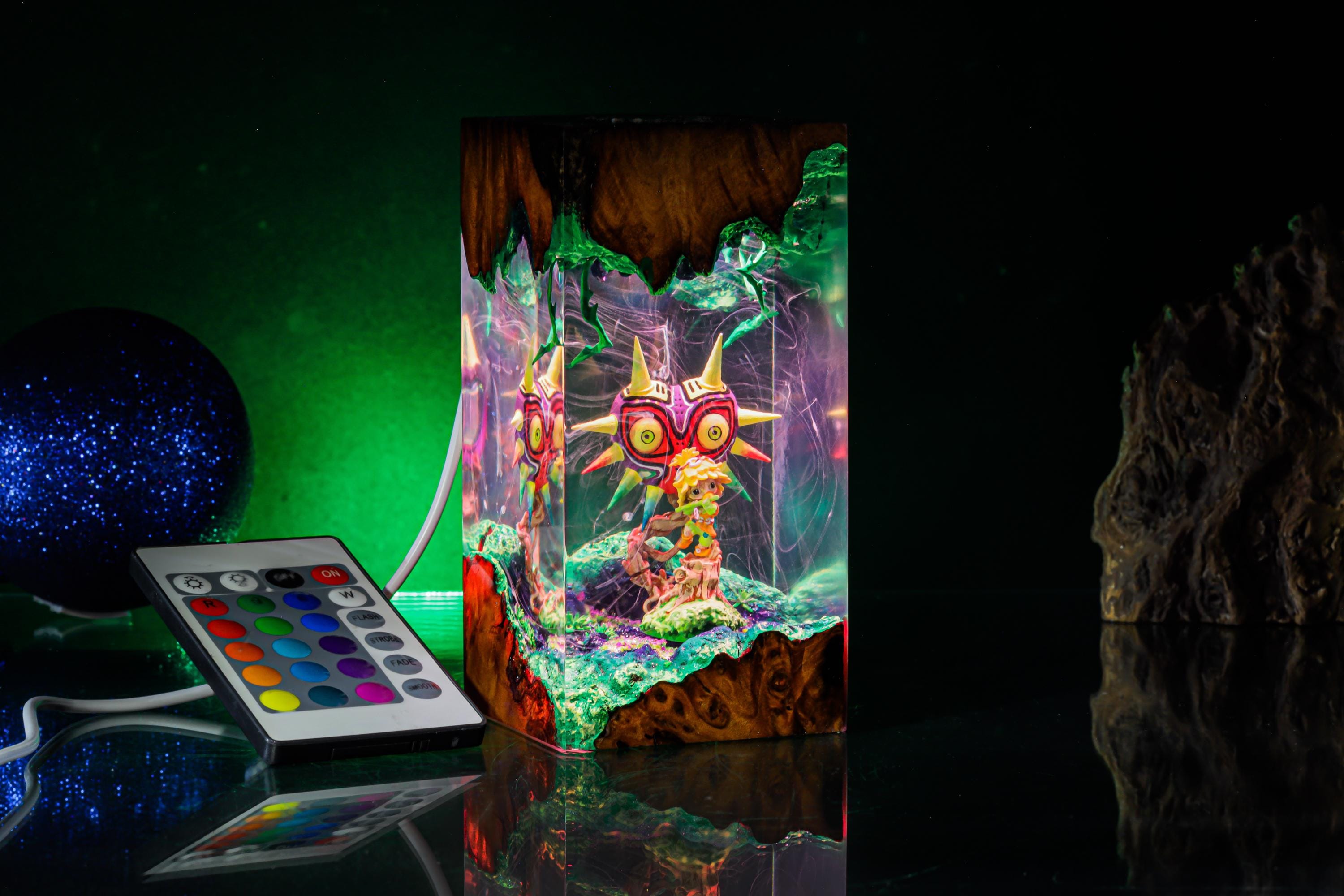 Diorama M.a.jor.a Mask Resin Lamp, Handmade Zel.da Gift, Legend of