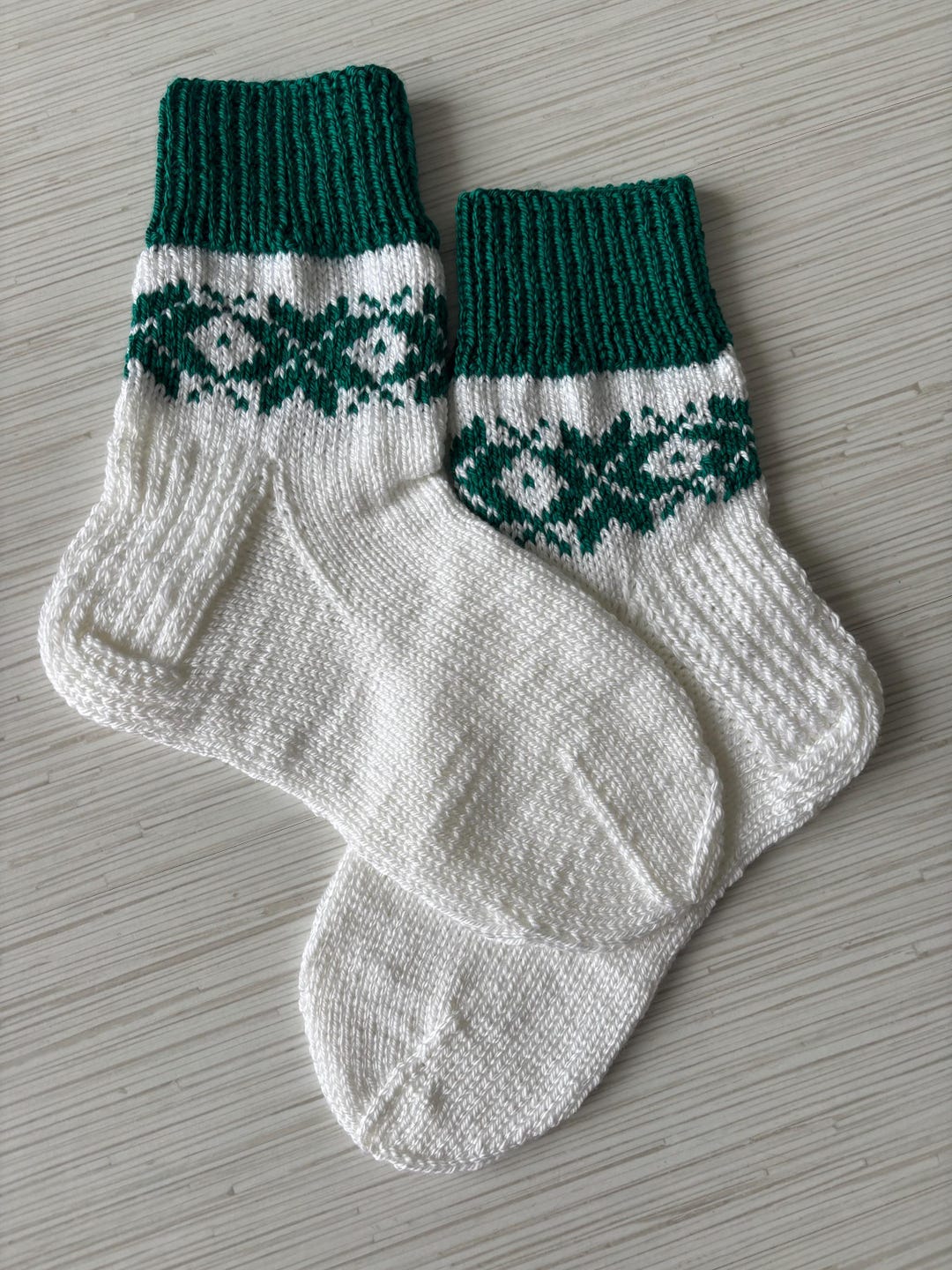 Wintern Pattern Socks Hand Knit Wool Socks With Nordic Pattern | Green and White Winter Socks ...