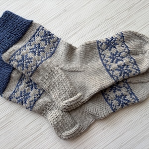 From Latvia. Mens hosiery. Grey,blue colour socks. 100% merino wool hand knitted. EU 42/43