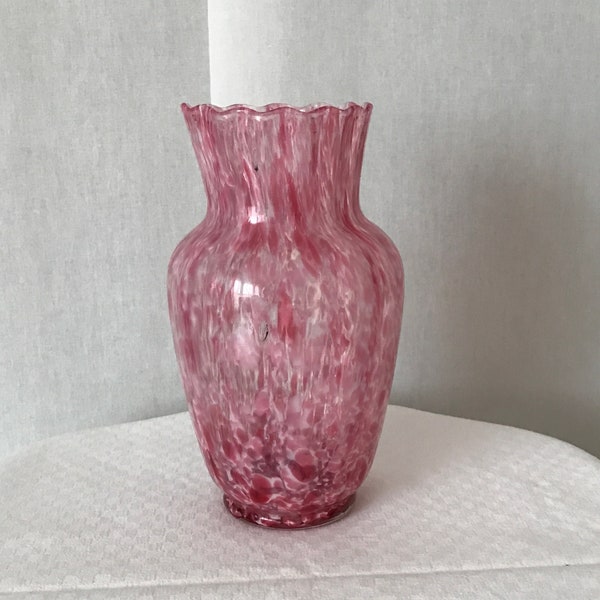 Vase en verre soufflé Clichy rose circa 1930