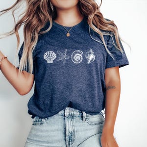 Sea Shells 90s Vintage Style Tshirt, Retro Y2k Ocean Shell Shirt, Ocean Shirt, Sea Lovers Shirt, Summer Ocean Shirts, Cute Sea Animal Shirt