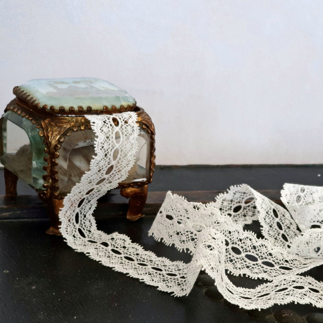 Dentelle Ancienne En Coton Blanc - Motif Fleuri, Bon état - Pour Couture Ou Décoration