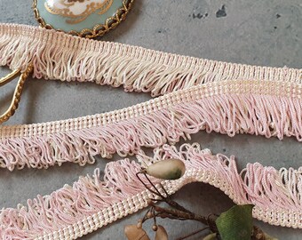 Hermosos adornos antiguos de trenzas con flecos de principios de 1900 de rayón crudo y rosa vendidos por metros