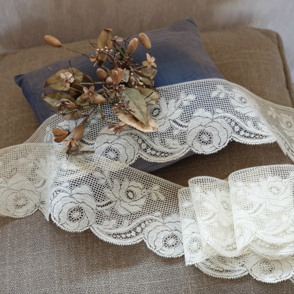 Rare! Old Valenciennes lace with square mesh XIX ecru cotton