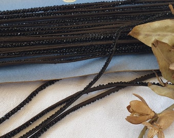 Galon ancien cordon ruban lacet passementerie perles de jais XIX vendu au mètre