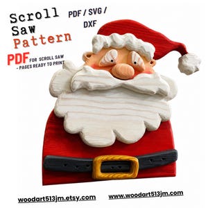 Peut inclure: Un patron de scie à chantourner en bois du Père Noël. Le design présente un chapeau et un manteau rouges, une barbe et une moustache blanches, et une ceinture noire avec une boucle dorée. Le texte comprend "Scroll Saw Pattern" et "PDF for Scroll Saw - Pages Ready to Print."