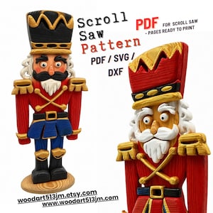 Könnte beinhalten: Eine Holz-Nussknacker-Figur in roter Uniform mit blauen Akzenten, schwarzem Hut und weißem Bart. Das Bild enthält den Text "Scroll Saw Pattern PDF/SVG/DXF" und Webseitenadressen.