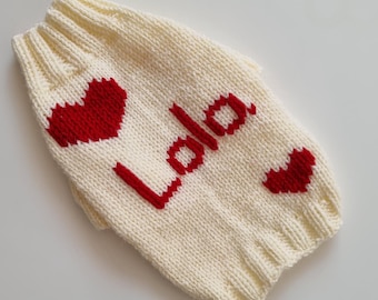 Knit dog sweater with name / Personalized dog sweater with hearts / Initial dog sweater / Custom dog sweater / Knitted dog name sweater