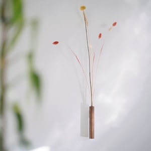 Wandvase für Trockenblumen Holz Arrangement getrocknete Blumen, haltbare Boho Deko
