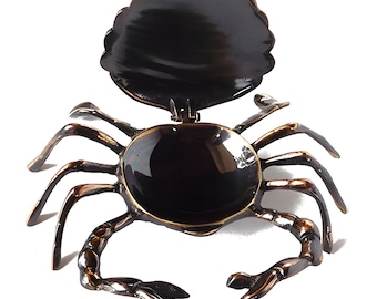Antique Brass Cigar Ashtray With Crab Statue Motif. Vintage Ashtray Patio Furniture Tabble Ornament. Sitting Room Decoration