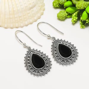 ブラックオニキス 925 スターリングシルバー イヤリング、宝石イヤリング、ハンドメイドイヤリング、ボヘミアンイヤリング、ドロップダングルイヤリング、レディースジュエリー